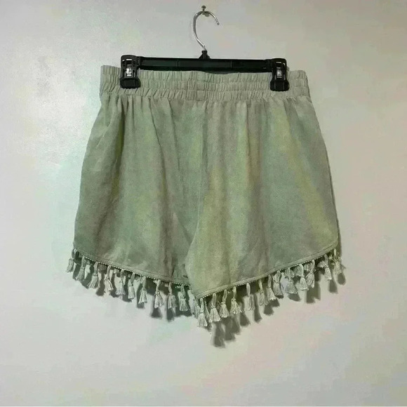 Soul Cake Women's Faux Suede Tassel Trim Shorts Size L Outdoor Beach Summer - Picture 3 of 10